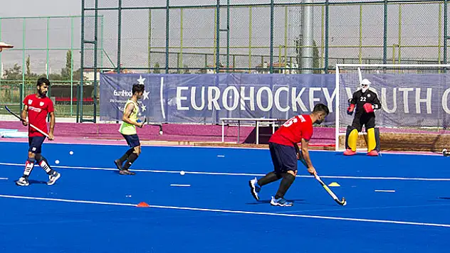 Çim hokeyinde hedef olimpiyat madalyası