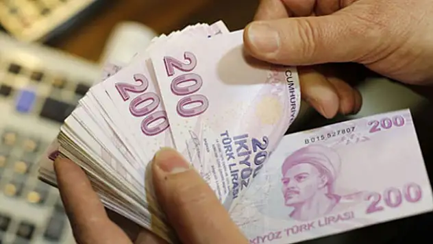 Çin 2017 sepetine TL'yi de ekledi