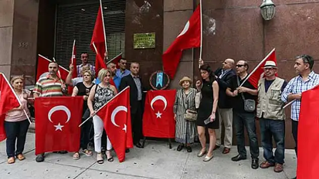 Çin ABD'nin New York kentinde protesto edildi