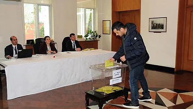 Çin'de yaşayan Türkler sandık başında