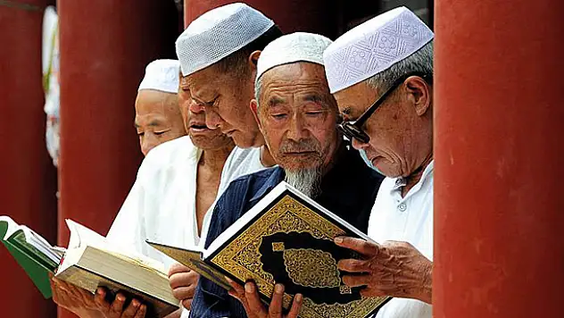 Çin'den skandal hamle! Kur'an'ı yeniden yazacaklar