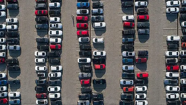 Çin menşeli benzinli ve hibrit motorlu otomobillere ek gümrük vergisi uygulanacak
