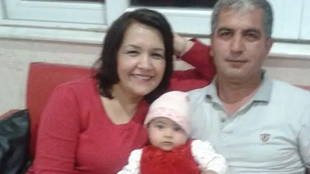 Cinnet getiren baba, eşiyle kızını öldürdü