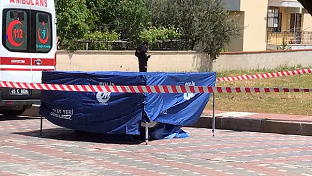 Cinnet getiren genç dehşet saçtı: 3 ölü