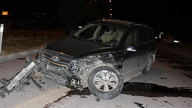 Cip ile otomobilin çarpıştı
