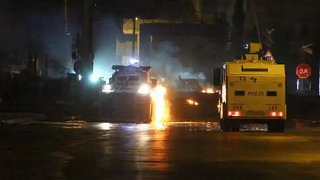 Cizre'de polis aracına roketli saldırı: 1 şehit, 3 yaralı