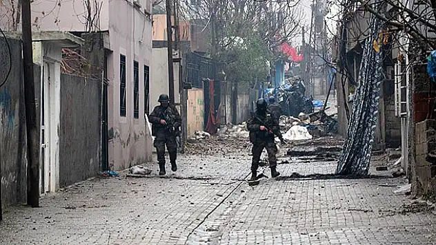 Cizre'deki terör operasyonunda 1 polis şehit oldu