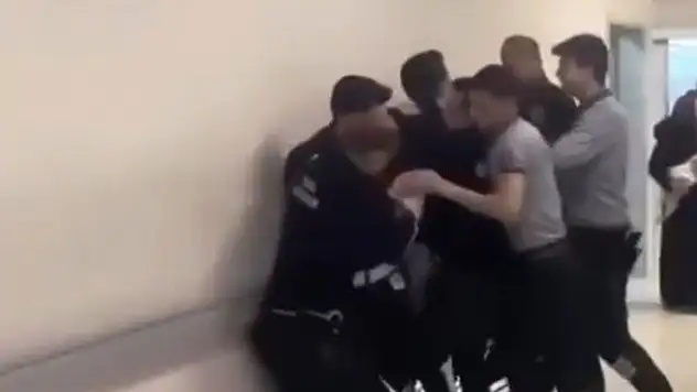 Çocuğuna bakılmadığını iddia eden şahıs hastaneyi birbirine kattı