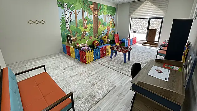 Çocuk görüşme merkezleri 4 il ve 15 ilçede daha hizmete giriyor
