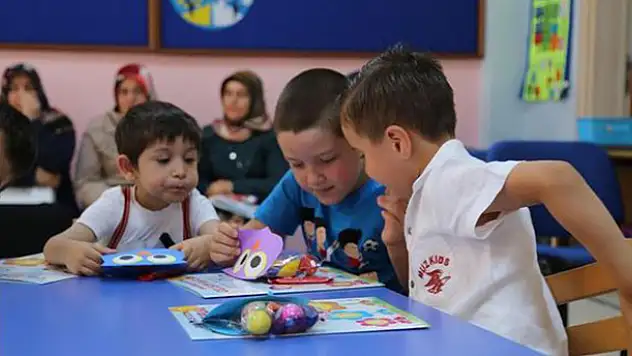 Çocuklar artık 4-5 yaşında okullu olacak