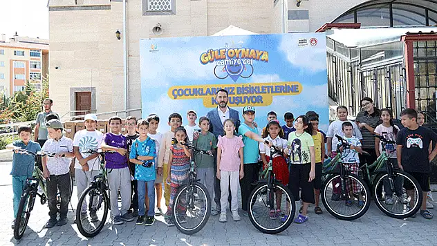 Çocuklar bisikletlerine kavuşmaya devam ediyor