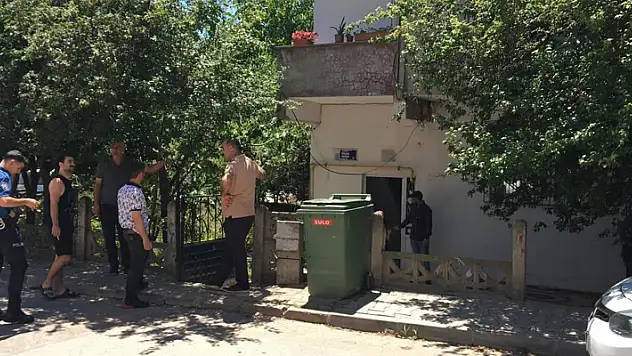 Çocuklar için bir araya geldiği eşini bayram günü bıçaklayarak kurşun yağdırdı
