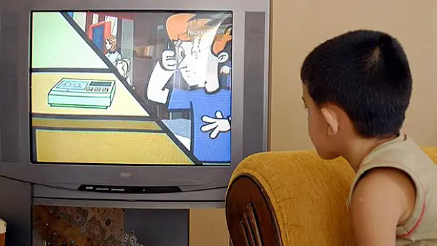 Çocuklara televizyon uyarısı
