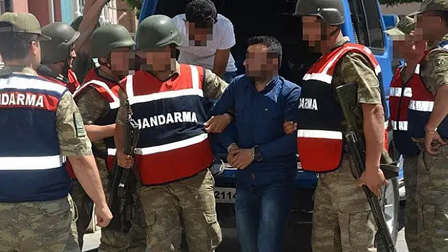 Çocukları dağa götürmek isterken yakalandılar