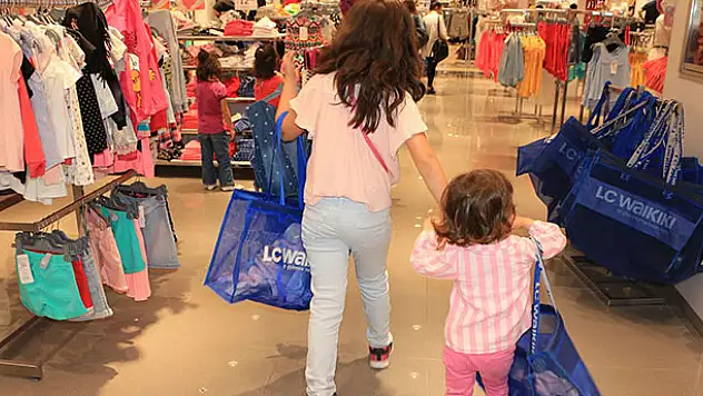 Çocukların bayramlıkları Karatay Belediyesi'nden