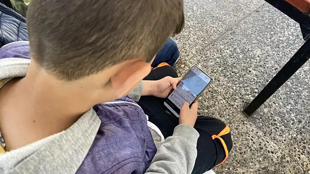 Çocukların gizlediği dijital zorbalığa dikkat
