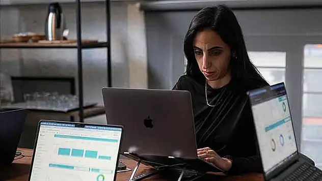 Çocukluğundaki su kesintilerinden etkilenip yapay zeka tabanlı su yönetimi sistemi geliştirdi