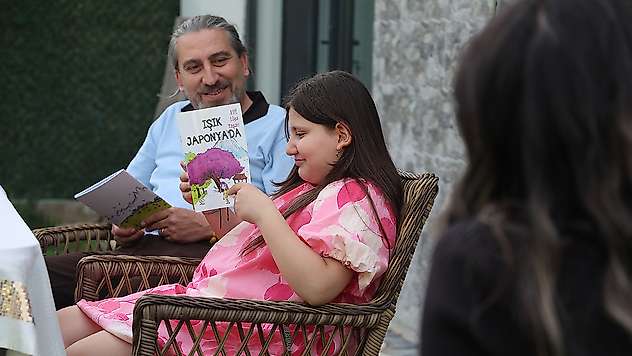 'Çok küçük' dediler dinlemedi! Konya'da 9 yaşındaki kız kitap yazdı