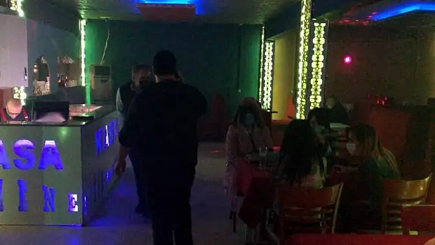 Çok yüksek riskli kategorideki Konya'da eğlence mekanlarına baskınlar sürüyor