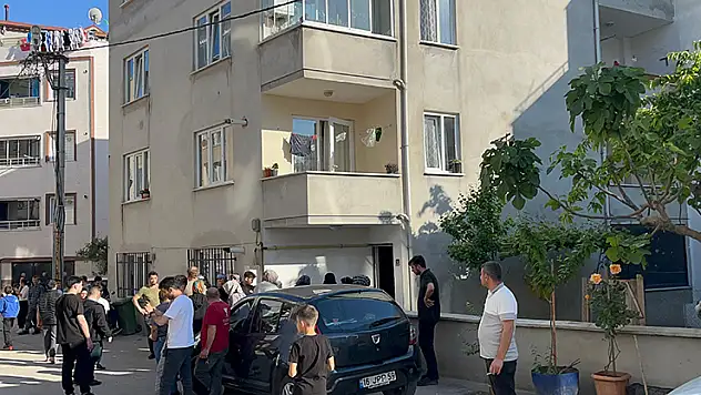 'Çöp atma' tartışması kılıç ve sopalı kavgaya dönüştü: 3 yaralı