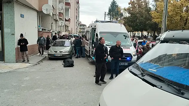 Çorum'da 5 katlı binada doğal gaz kaynaklı patlama: 1 ölü, 16 yaralı
