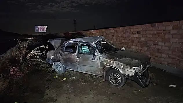 Çorum'da devrilen otomobildeki 4 kişi yaralandı
