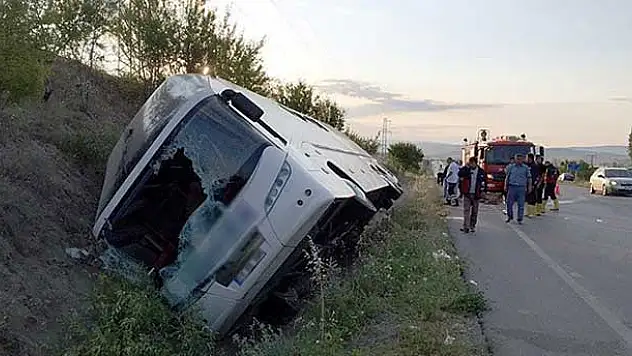 Çorum'da yolcu otobüsü devrildi: 1 ölü, 32 yaralı
