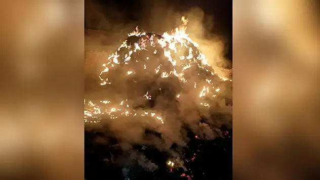 Çorum'da yüzlerce saman balyası küle döndü
