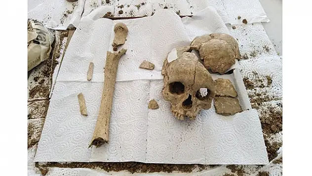 Çorum'daki kazıda, 3 bin 500 yıllık kafatası bulundu