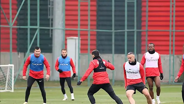 Çorum FK, ligin ilk yarısını galibiyetle tamamlamak için Erzurumspor FK maçına çıkacak