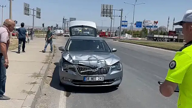 Çorum'da iki otomobil çarpıştı: 3 yaralı