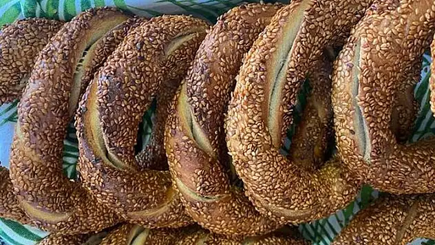 Çorum'da nefes borusuna simit kaçan genç kız yoğun bakıma alındı
