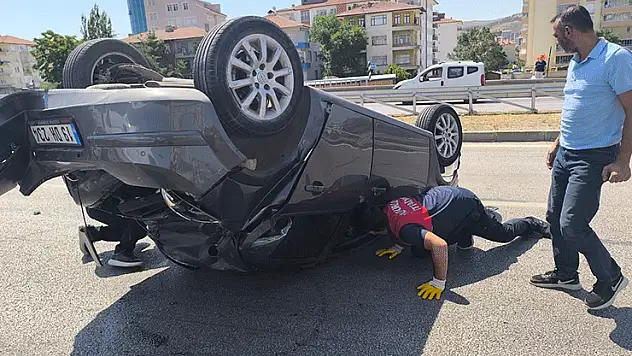 Çorum'da üç aracın karıştığı zincirleme kazada 1'i çocuk 8 kişi yaralandı