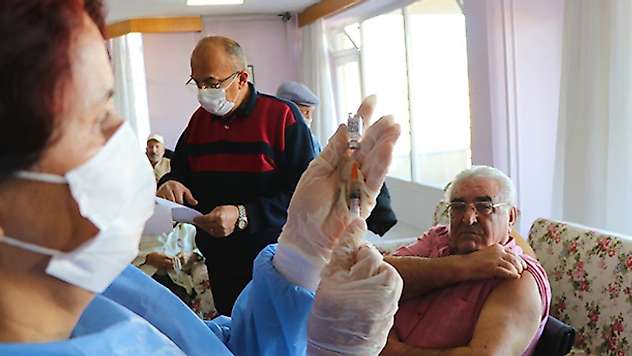 Covid-19 aşısında 75 yaş aşılaması başladı