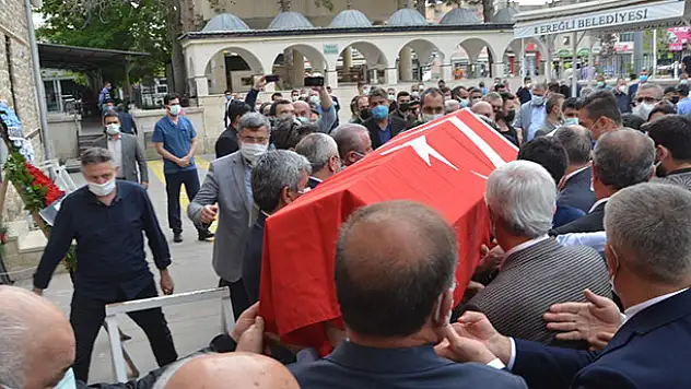 Covid 19 nedeniyle hayatını kaybeden eski AK Parti Milletvekili Uysal son yolculuğuna uğurlandı