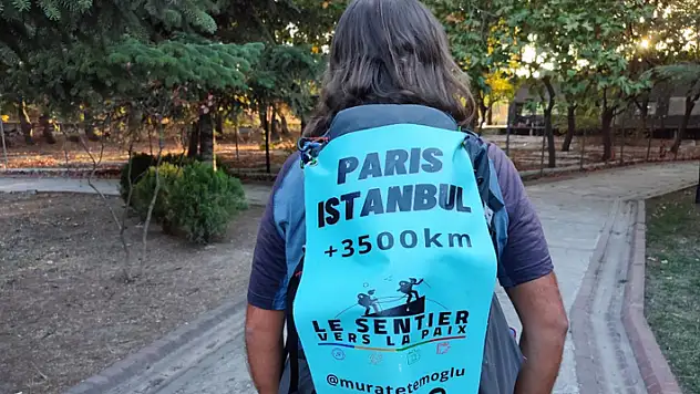 Covid-19'dan ölen annesinin anısına Fransa'dan yürüyüşe başlayan adam Türkiye'ye ayak bastı
