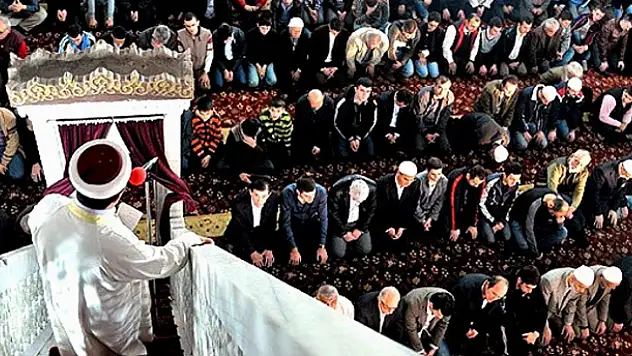 Cuma hutbesi değişti