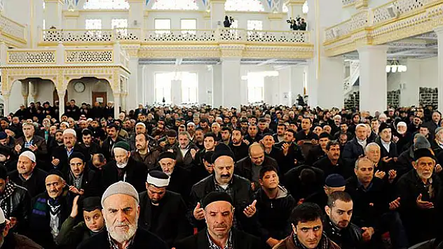 Cuma hutbesinde 'bağımlılık' vurgusu