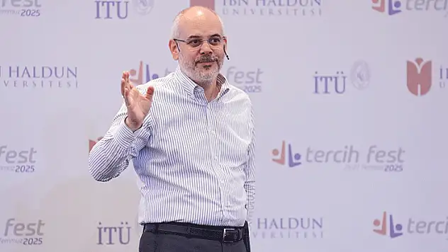 Cumhurbaşkanı Başdanışmanı Kılıç, 'TercihFest 2025'e katılan gençlere tavsiyelerde bulundu