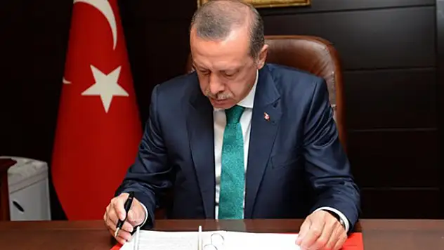 Cumhurbaşkanı Erdoğan 4 Üniversiteye Rektör Atadı