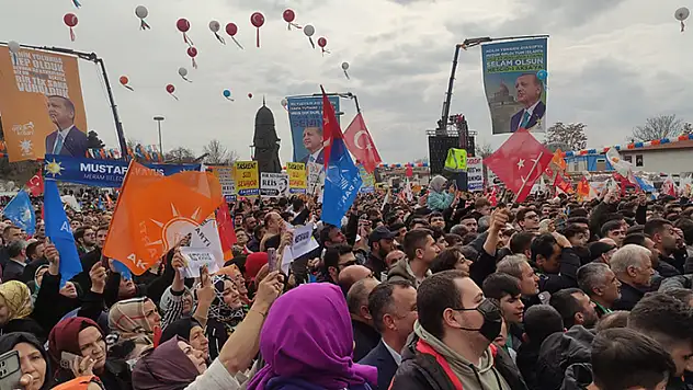 Cumhurbaşkanı Erdoğan'a Konya'da coşkulu karşılama: 110 bin kişi meydanda buluştu