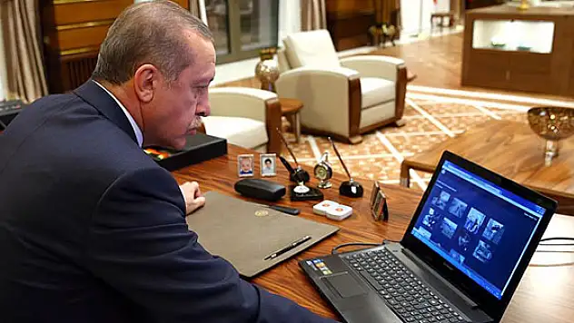 Cumhurbaşkanı Erdoğan AA'nın 'Yılın Fotoğrafı' oylamasına katıldı