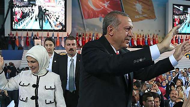Cumhurbaşkanı Erdoğan AK Parti binasında