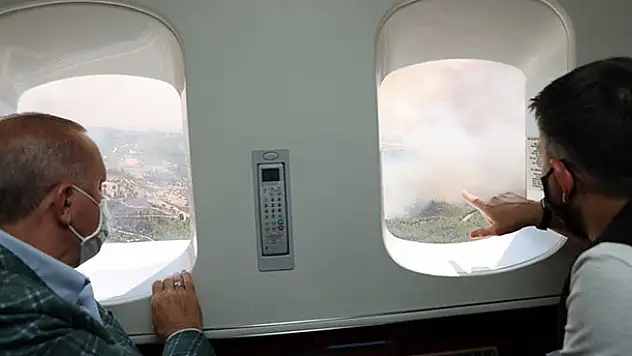 Cumhurbaşkanı Erdoğan Antalya'da orman yangınlarının yaşandığı bölgeleri helikopterden inceledi
