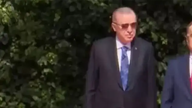 Cumhurbaşkanı Erdoğan Arnavutluk'ta! Resmi törenle karşılandı
