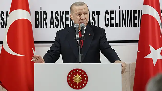 Cumhurbaşkanı Erdoğan: Askerlerimizin deprem bölgesinde fedakarca yürüttüğü çalışmaları iyi biliyoruz

