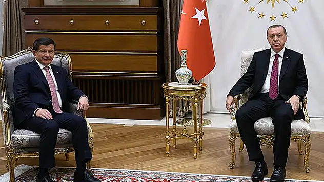 Cumhurbaşkanı Erdoğan Başbakan Davutoğlu'nu kabul ediyor