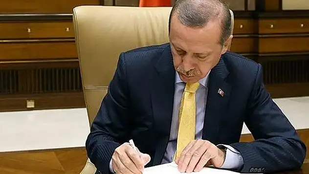 Cumhurbaşkanı Erdoğan'dan 10 imza birden!