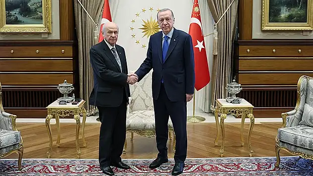 Cumhurbaşkanı Erdoğan'dan MHP Genel Başkanı Bahçeli'ye bayram tebriği

