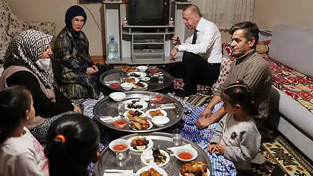 Cumhurbaşkanı Erdoğan'dan sürpriz iftar ziyareti!